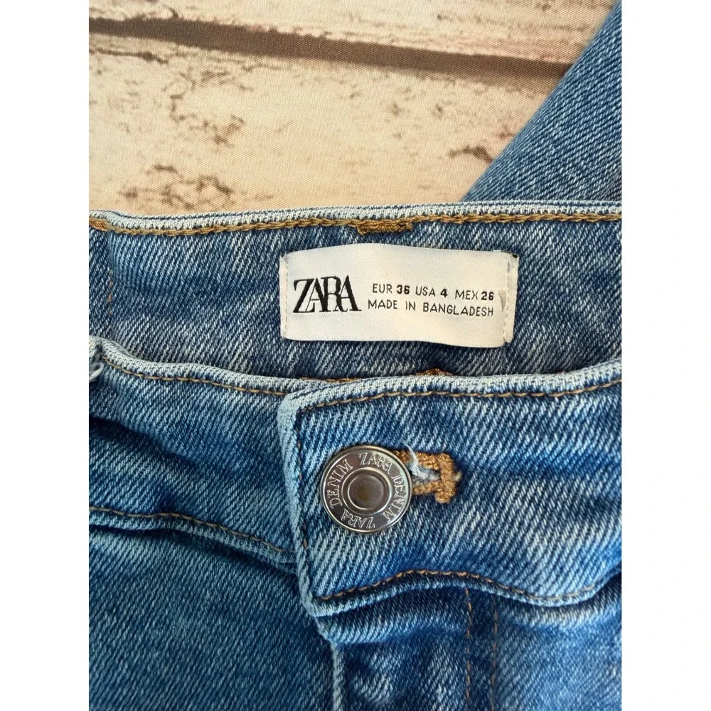 Zara High Waisted Skinny Jeans Medium Wash Blue Ripped Knee Size 4 USA 26 MEX